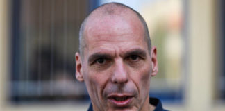 Βαρουφάκης: Παλλαϊκή συστράτευση, καθώς το 5ο μνημόνιο είναι προ των πυλών