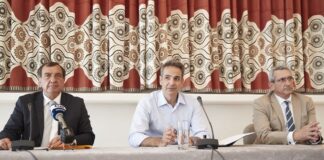 Μητσοτάκης από Σαντορίνη: Έχουμε υποχρέωση να προστατεύσουμε το τουριστικό μας προϊόν