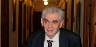 Στο «φως» οι εκθέσεις του FBI για τον Παπαγγελόπουλο και τη Novartis