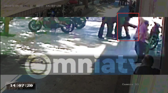 Σεπόλια: Βίντεο και ιατροδικαστική δείχνουν ότι οι ΔΙΑΣ χτυπούσαν το θύμα στο κεφάλι με χειροπέδες