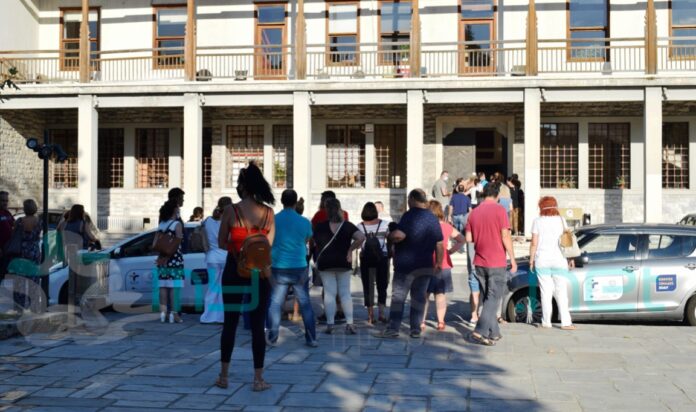 Στο Δημαρχείο Βόλου για εξετάσεις από τον ΕΟΔΥ δημοτικοί υπάλληλοι (ΦΩΤΟ)