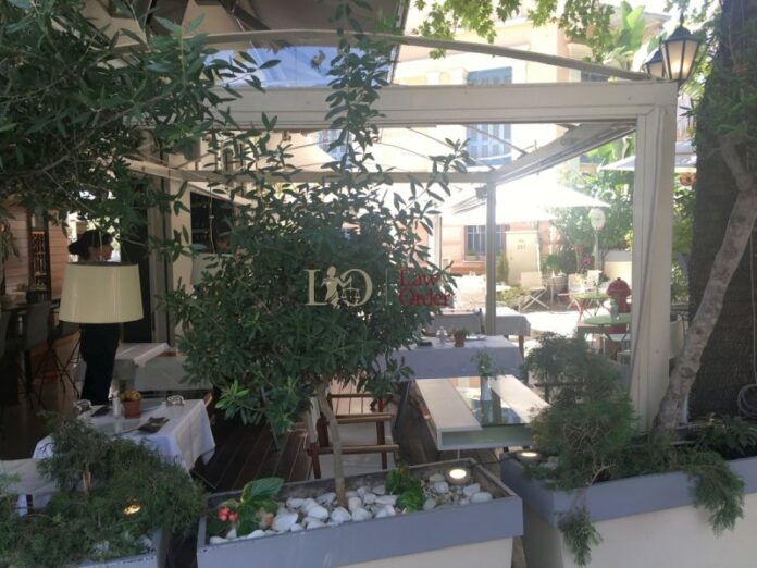 «Ψυχή δεν πατάει» στην Πλάκα – Άδεια μαγαζιά και εστιατόρια