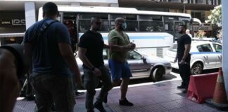 Στα δικαστήρια Πειραιά τα μέλη του κυκλώματος εκβίασης (ΦΩΤΟ)