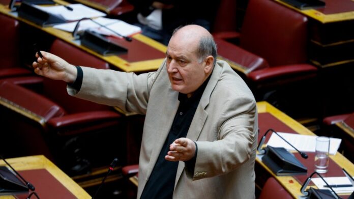 Φίλης για Παππά: «Δεν πρέπει να συμβαίνουν αυτά και είναι καταδικαστέα»