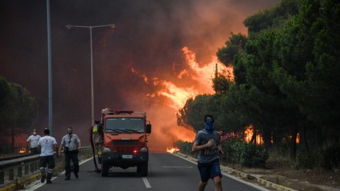 Δήμαρχος Ραφήνας (ΘΕΜΑ 104,6): Οι πυροσβέστες στο Μάτι δεν άνοιξαν μάνικες