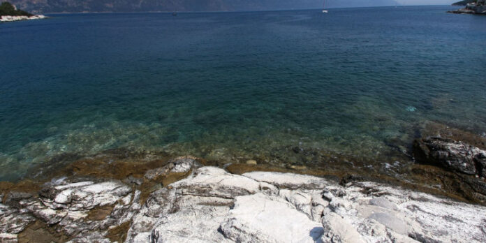 Πνίγηκε 79χρονη στη θάλασσα της Ασπροβάλτας
