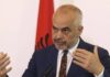 Αλβανία: Διαδηλωτές γκρεμίζουν φράχτες εργοταξίων – Οργή για το τουριστικό σχέδιο του γαμπρού του Τραμπ