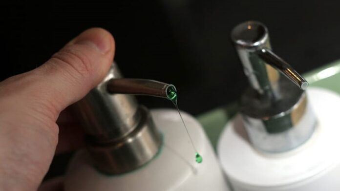 ΕΟΦ: Απαγόρευση διακίνησης δύο αντισηπτικών