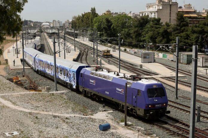 Θεσσαλονίκη: 12 προσαγωγές μεταναστών για την καθυστέρηση αναχώρησης αμαξοστοιχίας στον σταθμό του ΟΣΕ