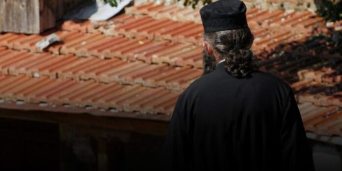 Νέα αναβολή για τη δίκη του ιερέα- πιστολέρο