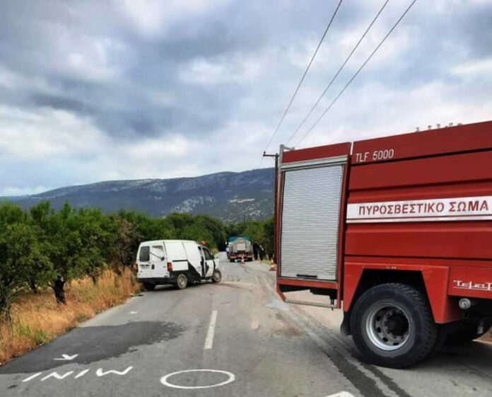 Μετωπική σύγκρουση αυτοκινήτων στα Κανάλια – Νεκρός 76χρονος οδηγός