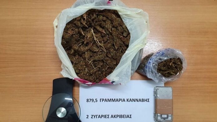 Διακινητής έκρυβε σχεδόν ένα κιλό κάνναβης στη Ρόδο