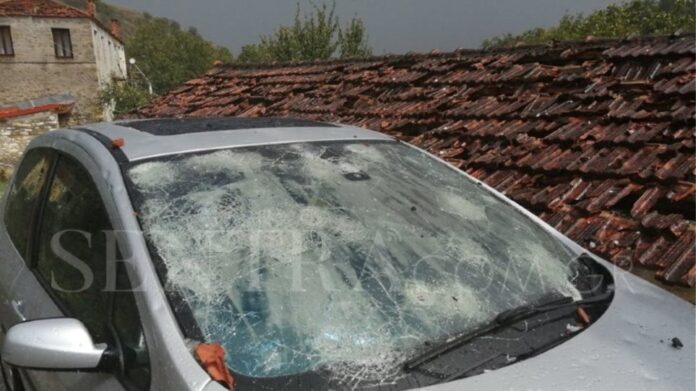 Καστοριά: Σφοδρή χαλαζόπτωση και ζημιές σε αυτοκίνητα, καλλιέργειες, ακόμα και θερμοσίφωνες – (ΦΩΤΟ)