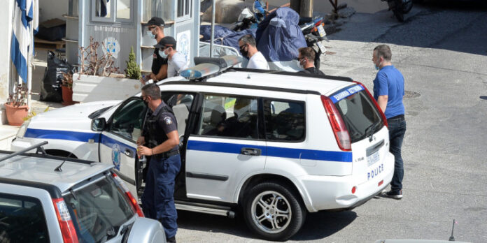 Μύκονος: Στον Εισαγγελέα Σύρου ο διαχειριστής της βίλας που έγινε το πάρτι με τα 400 άτομα -Δικάζεται το Σάββατο