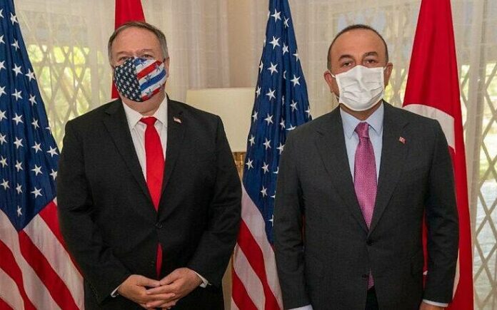 Πομπέο σε Τσαβούσογλου: Να μειωθούν οι εντάσεις στην Ανατολική Μεσόγειο