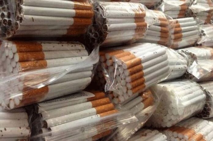 Συνελήφθη Πακιστανός που πουλούσε λαθραία τσιγάρα