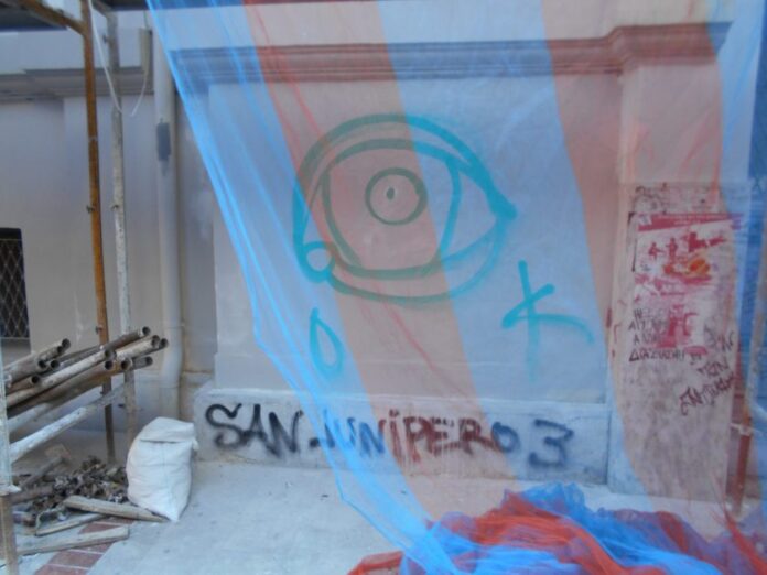 “Στόχος” αγνώστων καταστήματα και δημόσια κτίρια στην οδό Μεταμορφώσεως – Αγανακτισμένοι οι περίοικοι