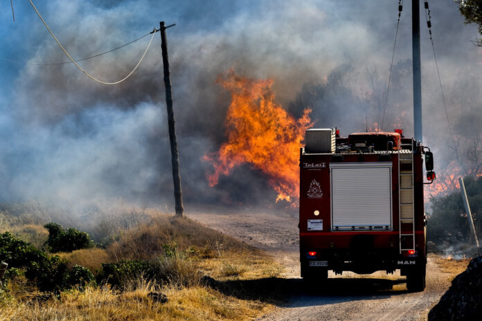Βίντεο: Έτσι εξαπλώθηκε η φωτιά στην Ανάβυσσο