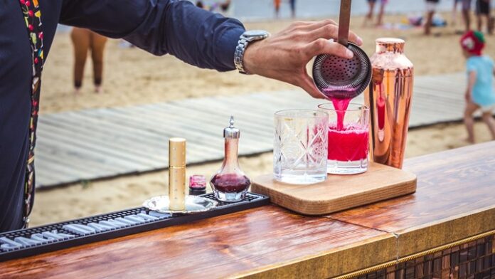 Ρόδος: Έκλεισαν beach bar για τρίτη φορά – Άνοιξε ξανά έπειτα από 24 ώρες