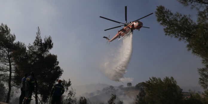 Ηλεία: Φωτιά στην Αρχαία Ολυμπία -Καίει δάσος, επιχειρούν αεροσκάφη και ελικόπτερο