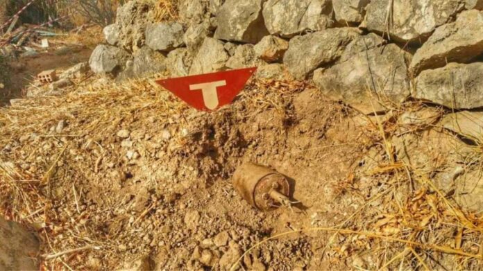 Σάμος: Βρέθηκε νάρκη δίπλα από σχολείο! (Φωτογραφίες)