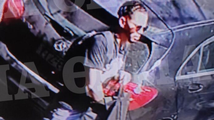 Υπόθεση αρπαγής όπλου αστυνομικού στα Εξάρχεια: Σε κάμερα οι κινήσεις του Αλγερινού που συνελήφθη