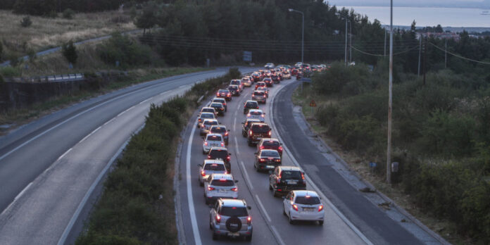 Κυκλοφοριακές ρυθμίσεις στην Αθηνών-Θεσσαλονίκης -Διακοπή κυκλοφορίας στην Κατερίνη -Πώς διεξάγεται η κυκλοφορία