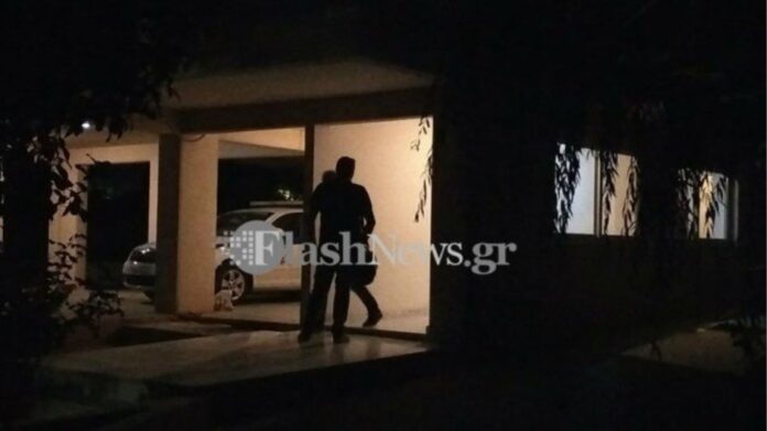 Μετά από εννέα ώρες, η ΕΛΑΣ ακινητοποίησε τη γυναίκα που απειλούσε να αυτοκτονήσει – (VIDEO)