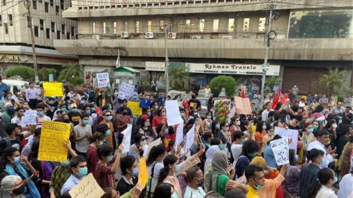 Πακιστάν: Ο πρωθυπουργός σκέπτεται τον χημικό ευνουχισμό των βιαστών