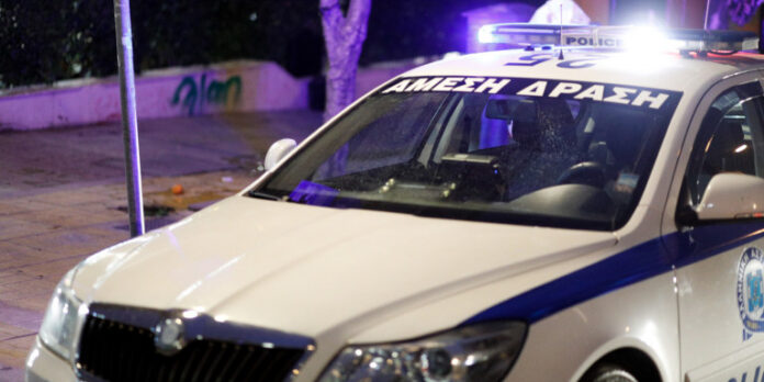 Ηράκλειο: Συνελήφθη γυναίκα από τη Γερμανία – Έφτυνε τους αστυνομικούς στο πρόσωπο και τους κλωτσούσε