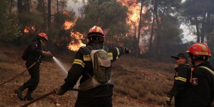 Πυροσβεστική: 58 δασικές πυρκαγιές σε μια ημέρα