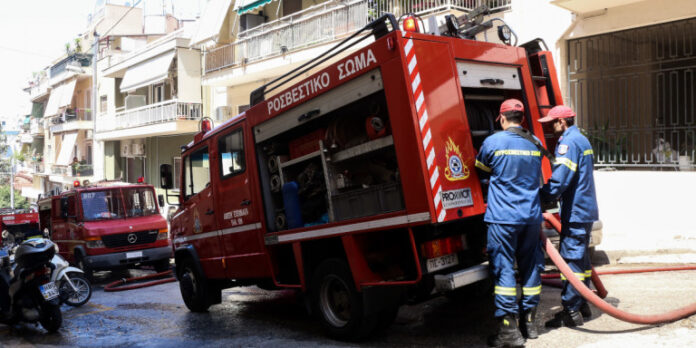 Θεσσαλονίκη: Φωτιά σε Ι.Χ. στους Αμπελόκηπους