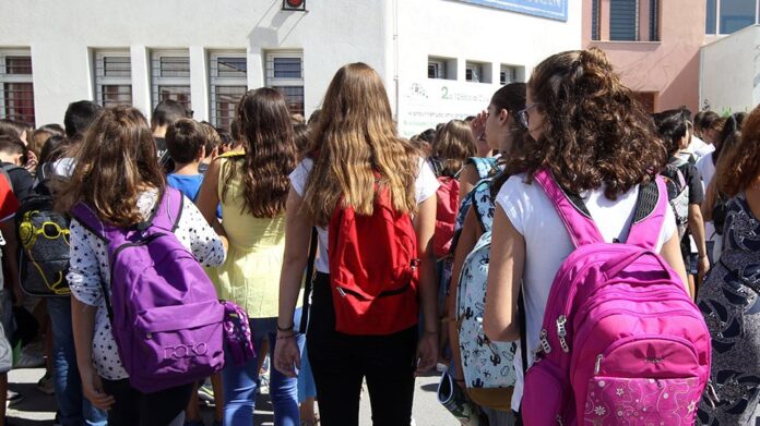 ΔΟΕ: Χιλιάδες κενά στα δημοτικά – Στα ολοήμερα σχολεία τα μεγαλύτερα προβλήματα
