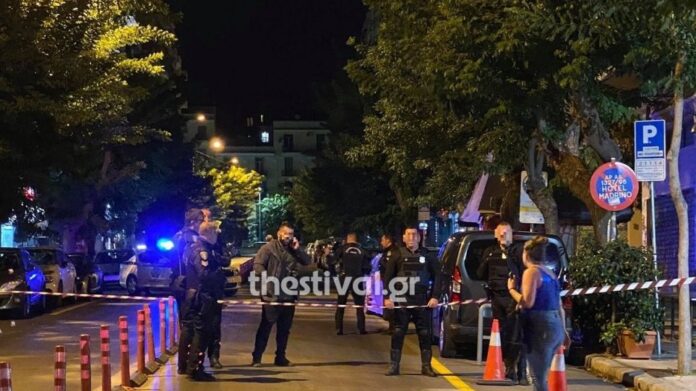 Αιματηρό επεισόδιο στο κέντρο της Θεσσαλονίκης – Αλλοδαπός δέχτηκε μαχαιριά στην πλάτη