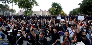 Ταϊλάνδη: Xιλιάδες διαδηλωτές στην Μπανγκόκ ζητούν την παραίτηση του πρωθυπουργού