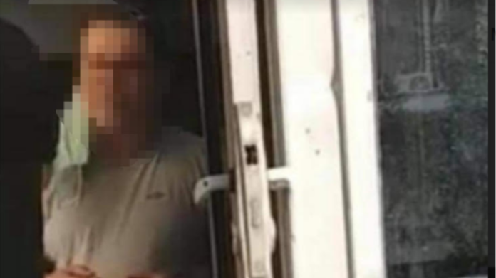 Επίθεση σε σκύλο στη Νίκαια: «Τον σουγιά τον έχω για ασφάλεια», λέει ο εκπαιδευτικός που μαχαίρωσε το σκυλί