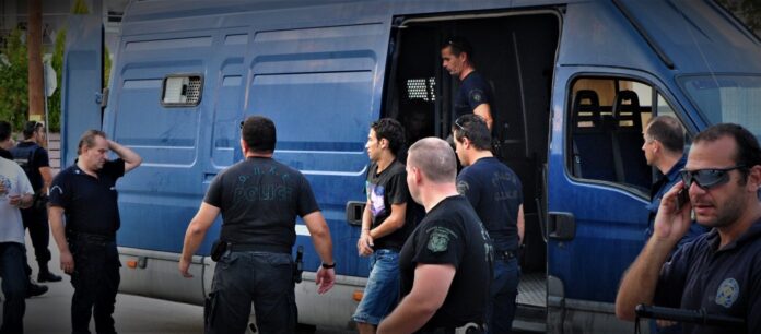 «Πιέτρης Εστίαση Α.Ε»: «Δικό μας ήταν το φορτηγό που μετέφερε λαθρομετανάστες και υπάλληλός μας ο οδηγός του» – (VIDEO)