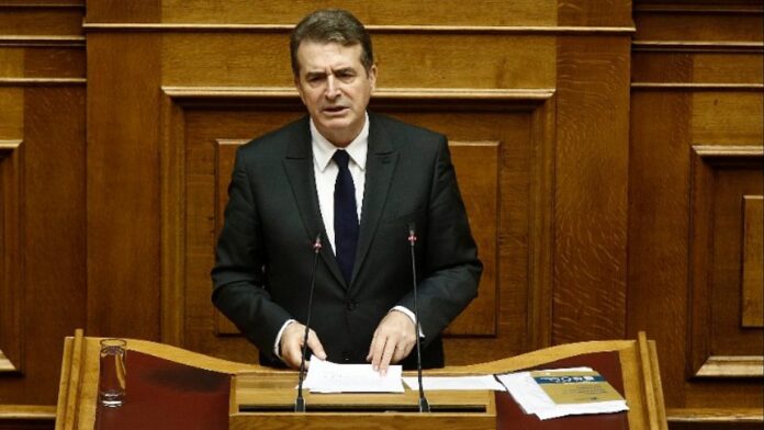 Χρυσοχοΐδης: Όταν συλλάβουμε τον Παππά θα χαρείτε; Λάμπετε από χαρά που διέφυγε – Η κόντρα με τον Βούτση