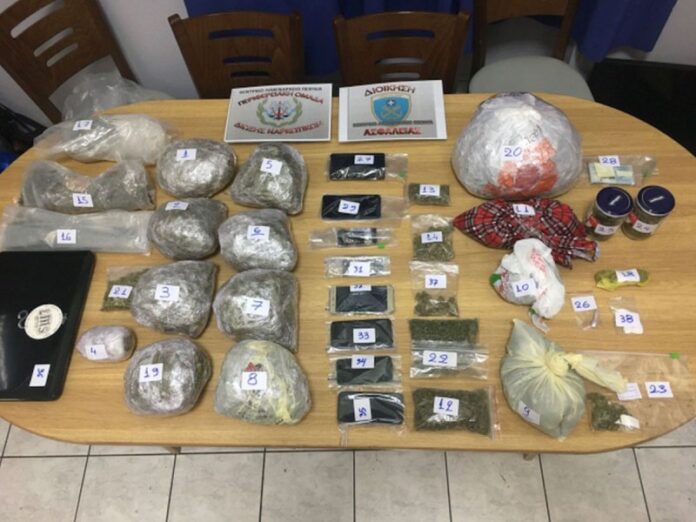 Εξαρθρώθηκε σπείρα ναρκωτικών στο Π. Φάληρο