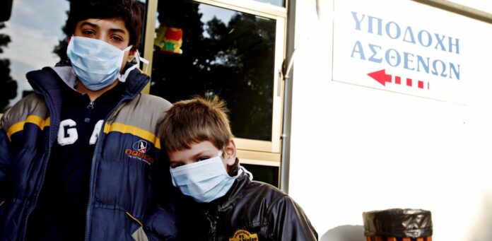 Εκρηξη κρουσμάτων στα παιδιά – Ερχονται νέες οδηγίες για σχολεία και καραντίνα