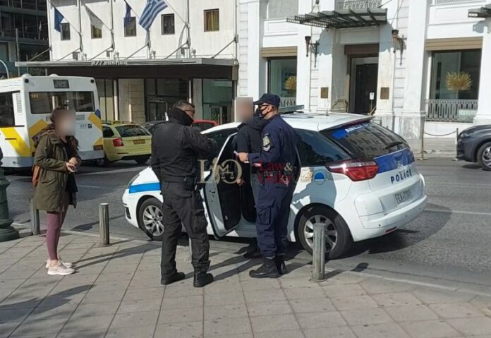 Απετράπη συγκέντρωση «αρνητών μάσκας» – Σε αστυνομικό κλοιό το Σύνταγμα – Μία προσαγωγή (VIDEO-ΦΩΤΟ)