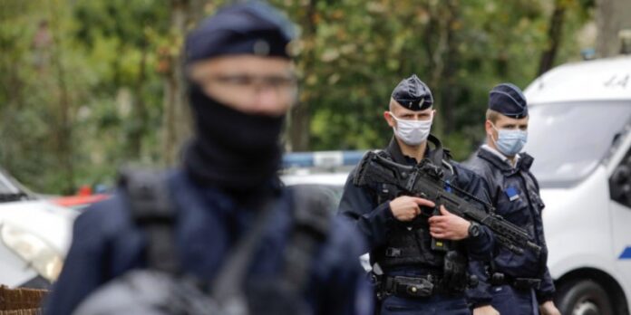 Γαλλία: Διαδηλωτές κατά της αστυνομικής βίας: «Περισσότεροι αστυνομικοί παρά γιατροί – αυτή είναι η προτεραιότητα»