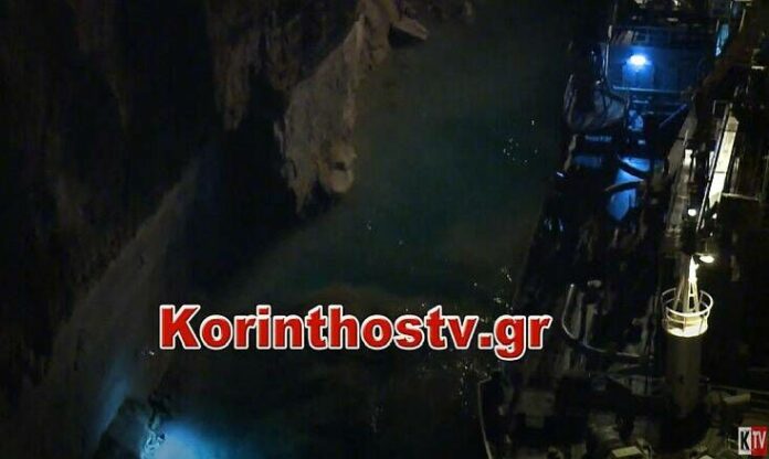 Κατολίσθηση «κόλλησε» πλοίο στον Ισθμό της Κορίνθου-(VIDEO)