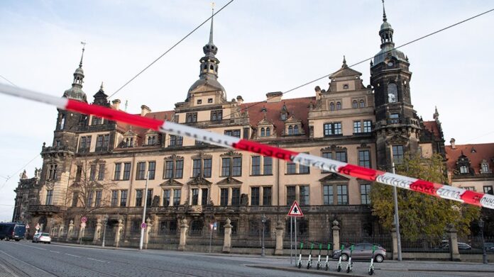 Ληστεία «μαμούθ» στο μουσείο της Δρέσδης: Συνελήφθησαν τρεις ύποπτοι – Άφαντα τα διαμάντια