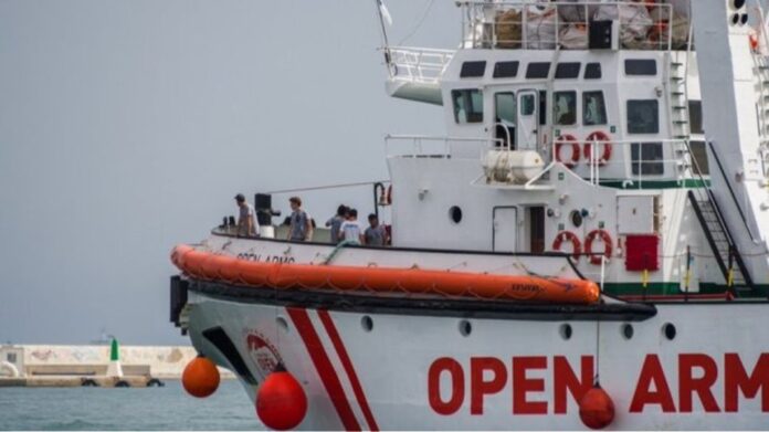 Ιταλία: Τουλάχιστον 5 μετανάστες πνίγηκαν σε ναυάγιο κοντά στη Λαμπεντούζα