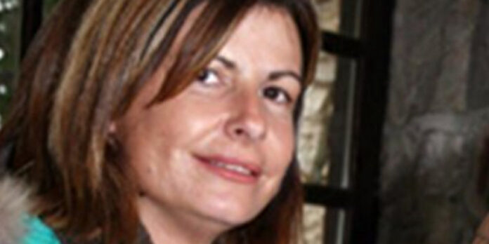 ΚΚΕ και ΣΥΡΙΖΑ ζητούν να παραιτηθεί η Αλεξία Εβερτ από αντιδήμαρχος -Είπε τους διαδηλωτές κατσαρίδες και τρωκτικά