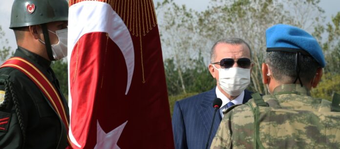 Με «αέρα» πορθητή έφτασε στην κατεχόμενη Κύπρο ο Τ.Ερντογάν – Τ/κ: «Ένα έθνος, τρία κράτη»-(VIDEO)