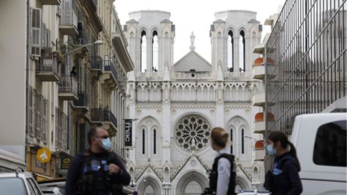 Επίθεση στη Νίκαια: Έξι ύποπτοι τέθηκαν υπό κράτηση