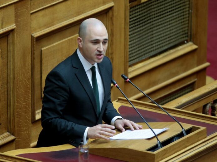 Μπογδάνος προς Χρυσοχοΐδη: Οι νόμοι εξαιρούν το ΠΑΜΕ;