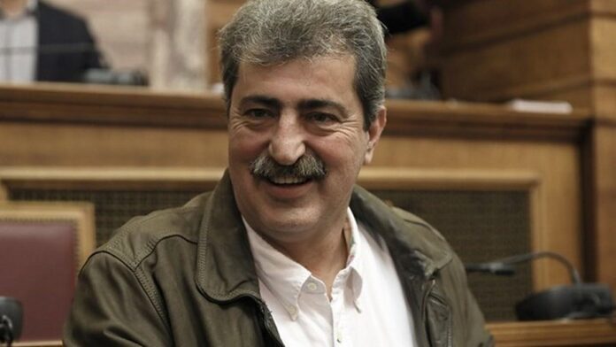 «Ξαναχτύπησε» ο Πολάκης – Τα έβαλε με τον Βερβεσσό στο Facebook με αφορμή το… πάρτι